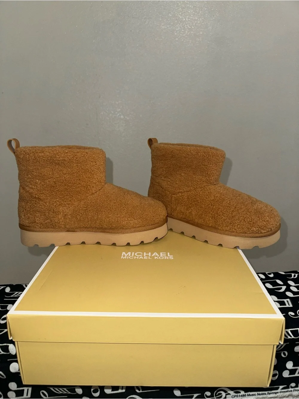 Michael Kors Winnie Boots size 8 NWT